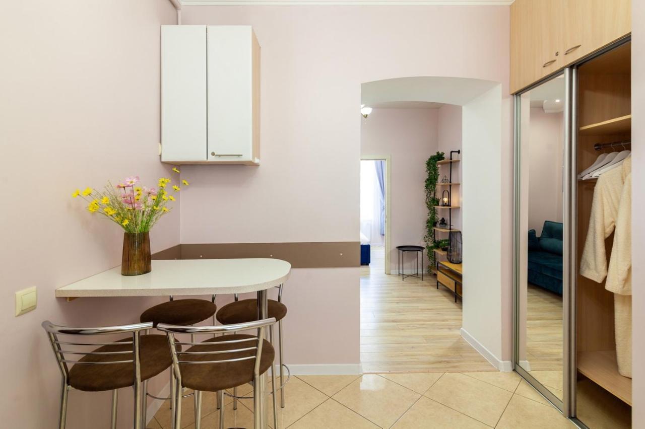 Avangard Magnus Apartment Lviv Exterior foto