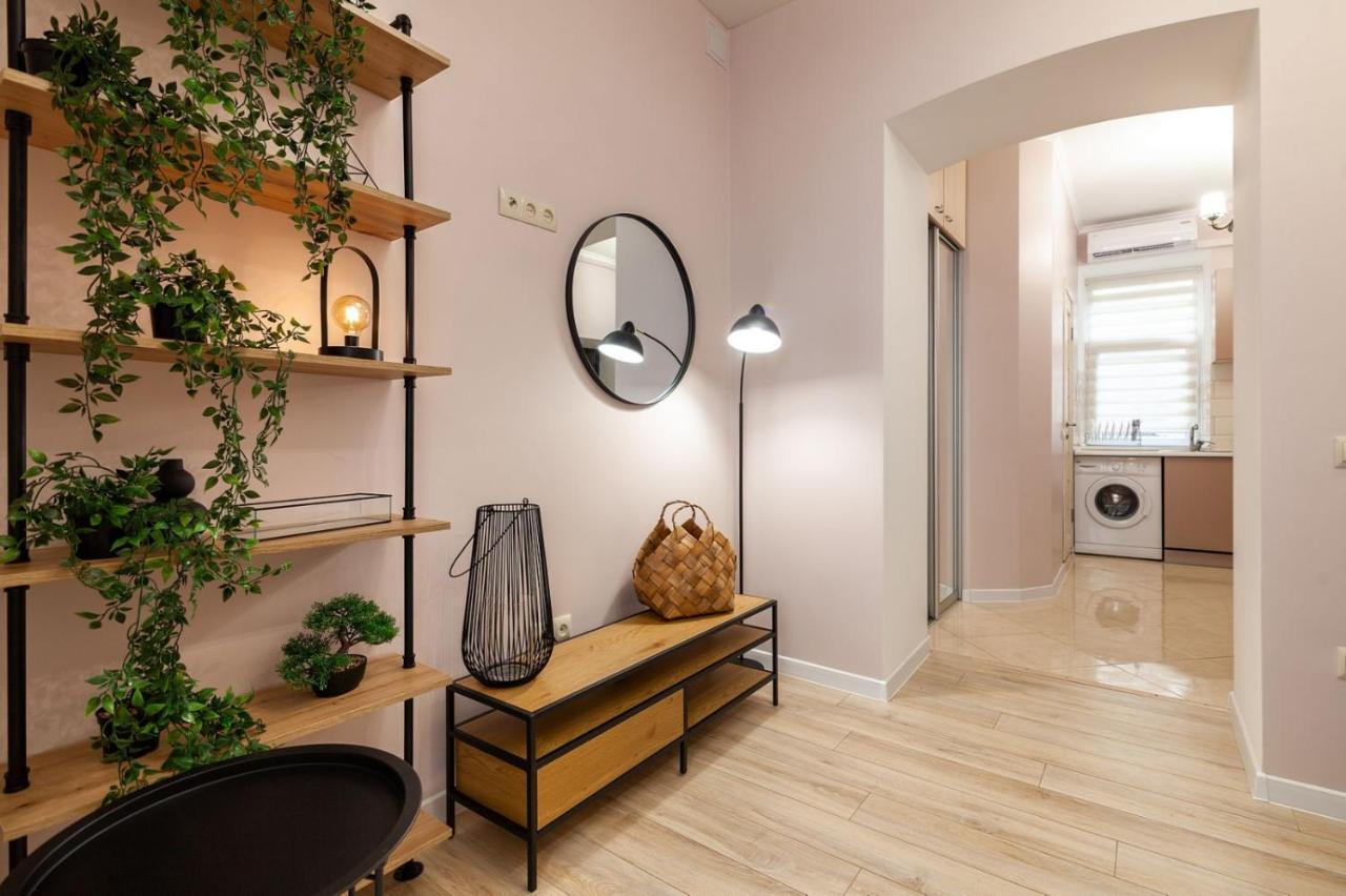 Avangard Magnus Apartment Lviv Exterior foto